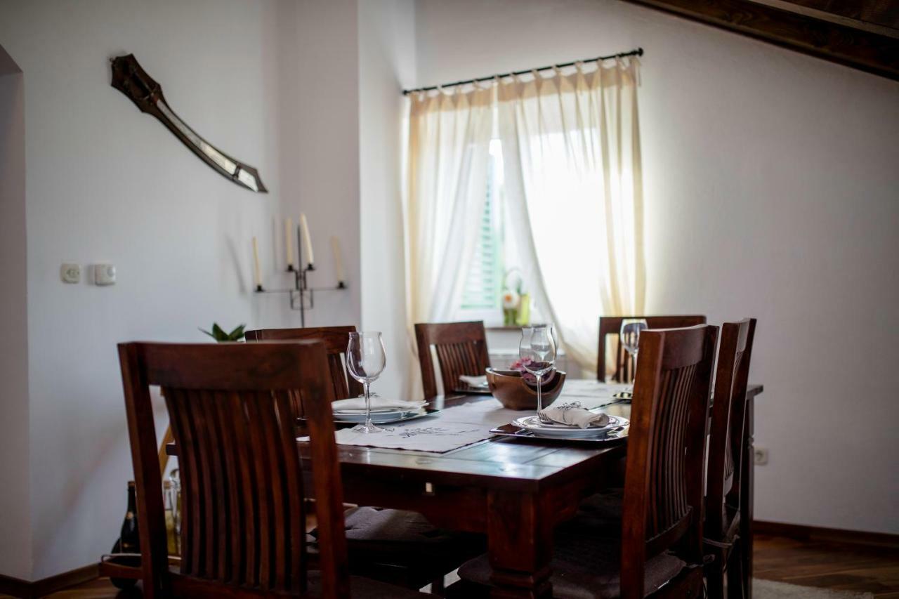 Apartmani Godinic Palit 外观 照片