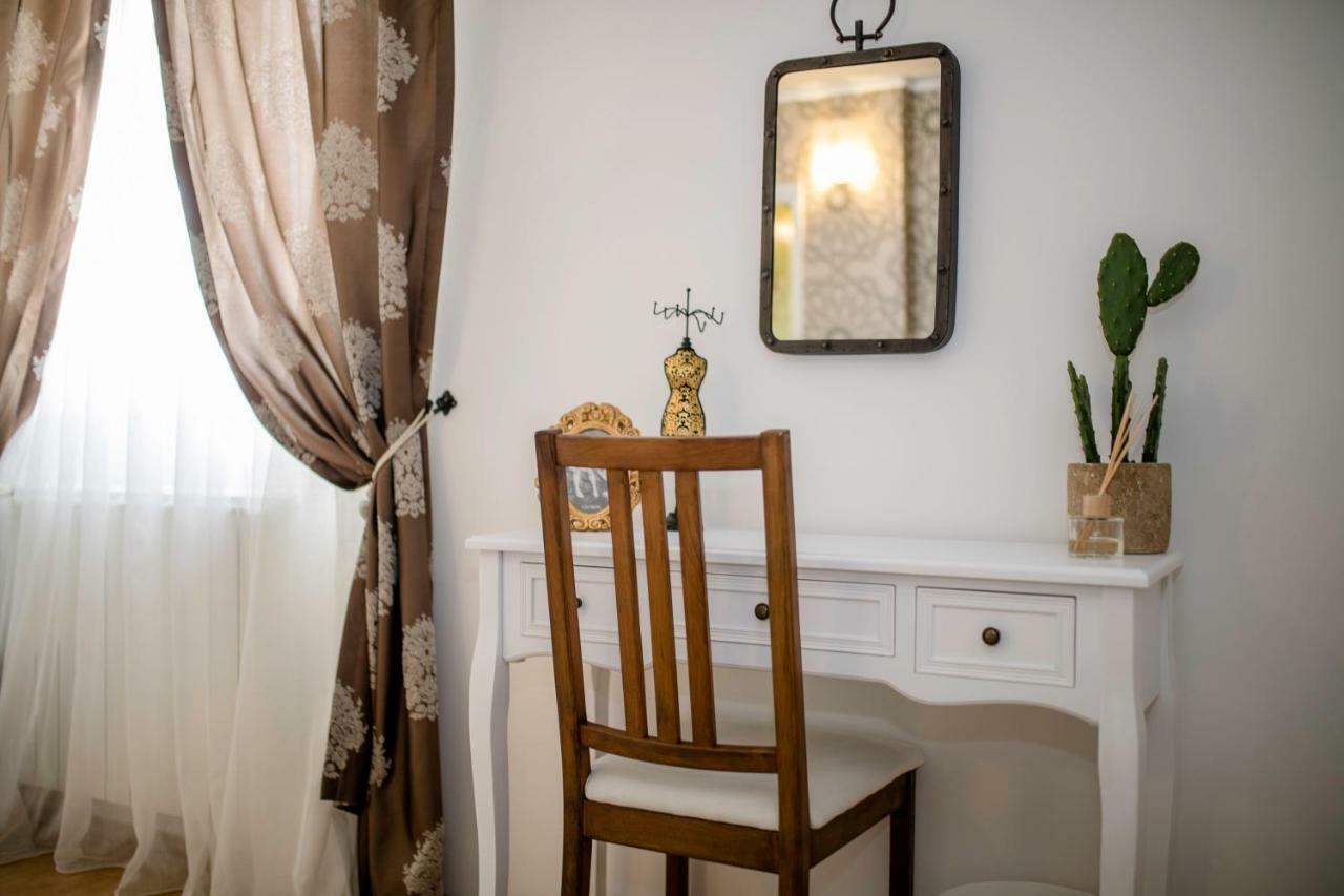 Apartmani Godinic Palit 外观 照片