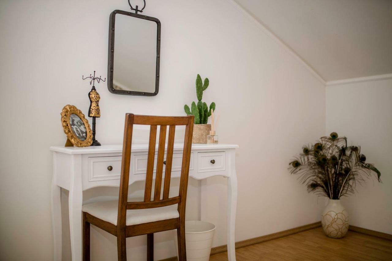 Apartmani Godinic Palit 外观 照片