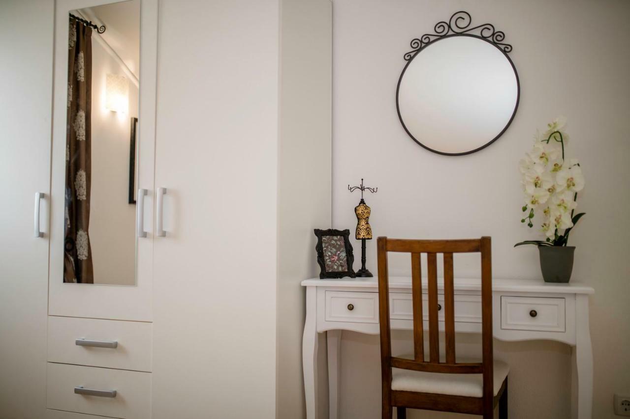 Apartmani Godinic Palit 外观 照片