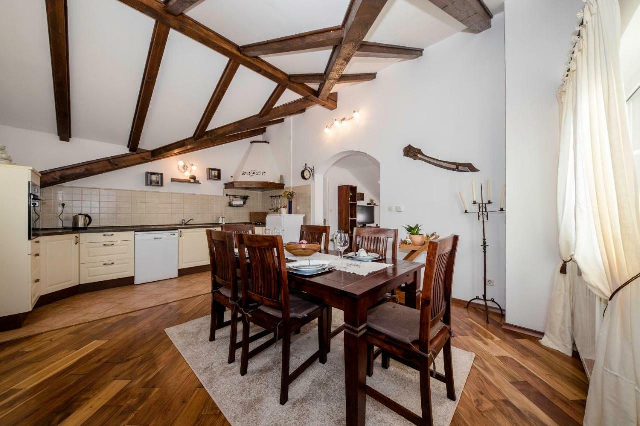 Apartmani Godinic Palit 外观 照片