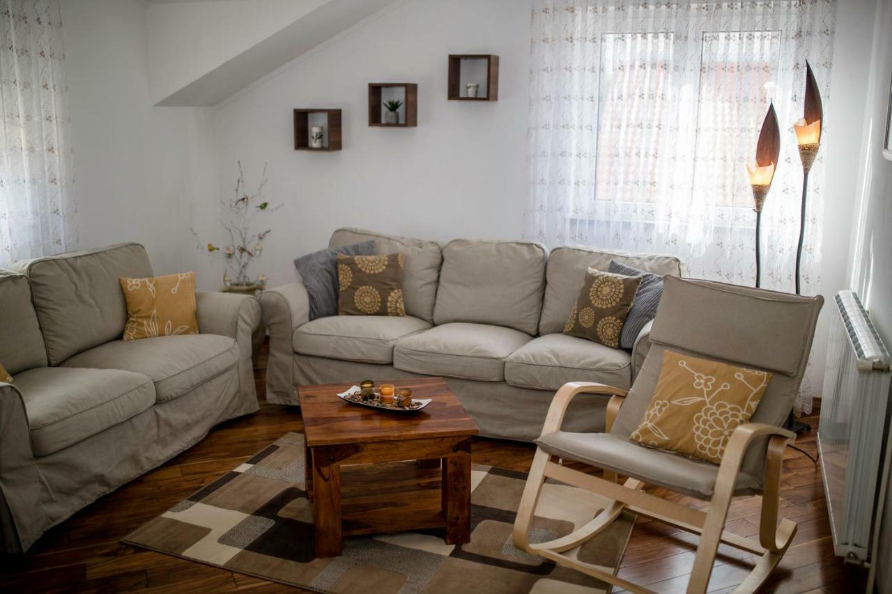 Apartmani Godinic Palit 外观 照片